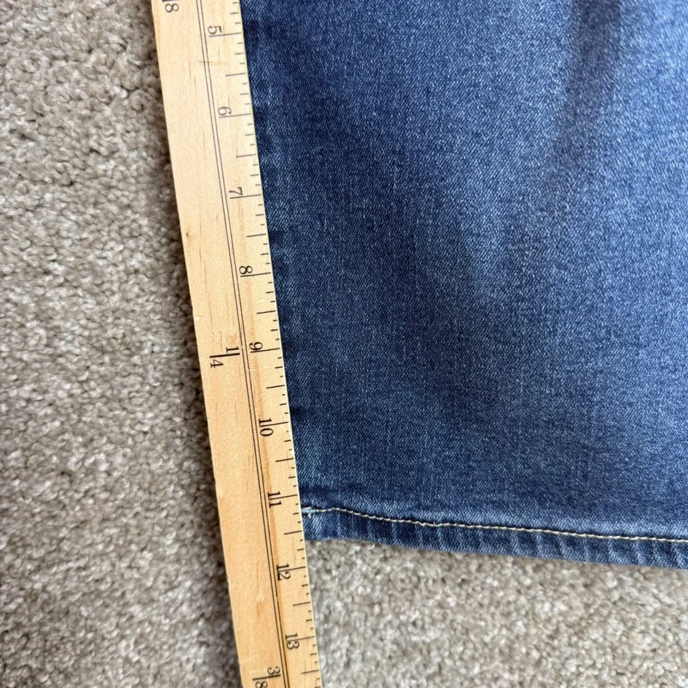 True Religion Bobby Relaxed Baggy Denim Shorts Mens 36 Medium Blaze Wash NEW